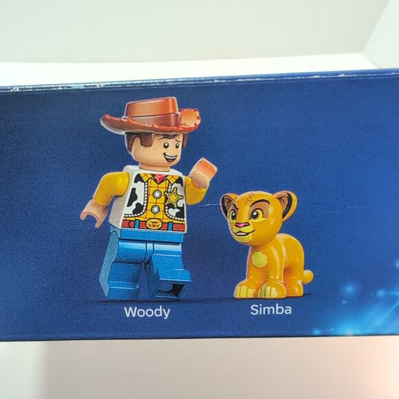 LEGO Disney New And Sealed In Box 40774 Classic Animation Scenes 270 pcs Age 9+ - Picture 2 of 6